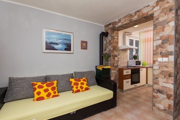 Appartement Lolo in Dubrovnik: 2 slaapkamers met loggia, strand op 200m - thumbnail 3
