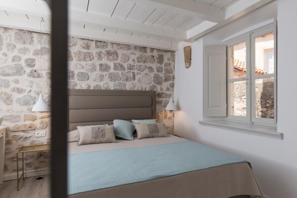 Comfortabele kamer binnen de stadsmuren van Dubrovnik, vlakbij strand Banje - thumbnail 2