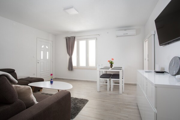 Knus appartement met gedeeld terras, vlakbij strand Bellevue in Dubrovnik - thumbnail 3