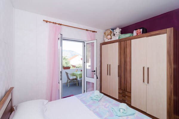Romantische kamer met balkon en uitzicht op de Adriatische Zee in Mlini - thumbnail 4