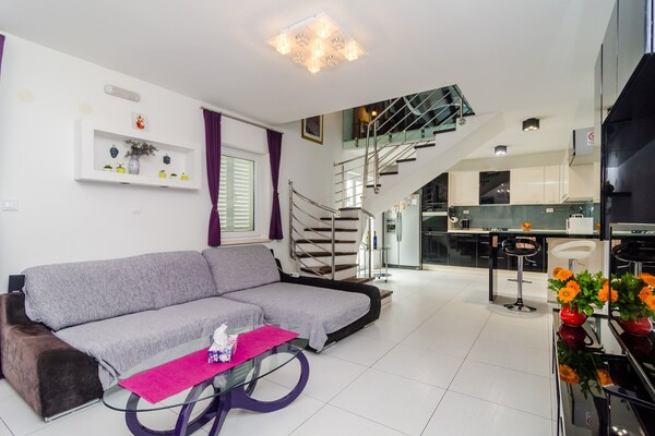 Villa Mikica: Ruim duplex appartement met terras en zeezicht in Lapad, Dubrovnik - thumbnail 4