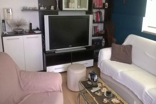 Appartement Roksy: ruim 2-kamerappartement met terras en zeezicht in Supetar - thumbnail 3