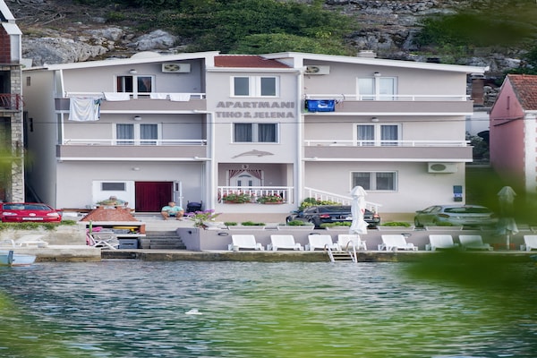 Appartement Maestral: Zeezicht & Balkon op 300m van het Strand in Blace - thumbnail 3