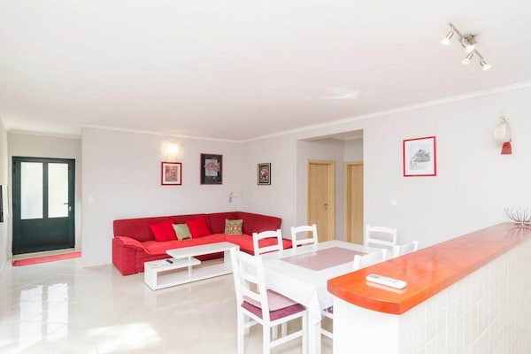 Aan zee: Ruim appartement in Saplunara voor 6 personen - thumbnail 2