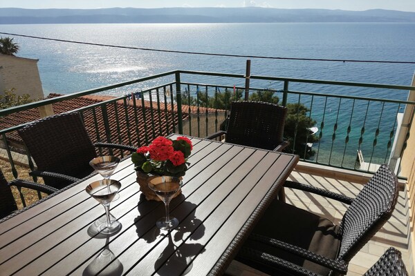 Appartement met zeezicht nabij Omiš, 400m van strand en winkels - thumbnail 2