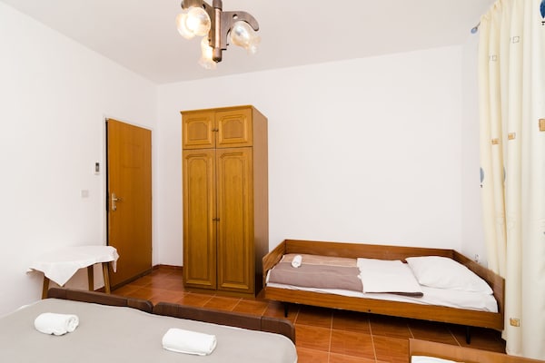 3-persoons appartement aan het strand in Pomena - thumbnail 3