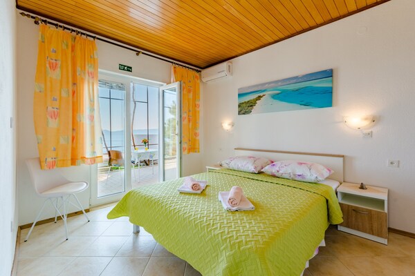 Aan het strand: Sfeervol appartement met zeezicht in Brela - thumbnail 6