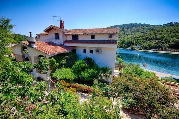 Romantisch zolderappartement met dubbel zeezicht op Lastovo, 100m van het strand - thumbnail 2