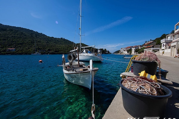 Romantisch zolderappartement met dubbel zeezicht op Lastovo, 100m van het strand - thumbnail 4