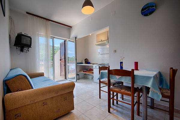 Aan het strand: Rustgevend appartement op Lastovo met zeezicht · 4 pers. - thumbnail 5