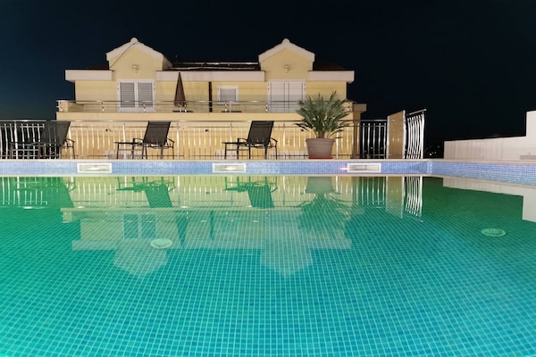 Aan het strand: Comfortabel appartement in Okrug Gornji - thumbnail 6