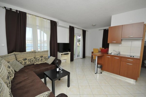Appartement Mia: Zeezicht, terras & balkon op 100m van het strand - thumbnail 5