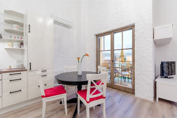 Rustiek appartement met zeezicht en terras op het eiland Čiovo - thumbnail 5
