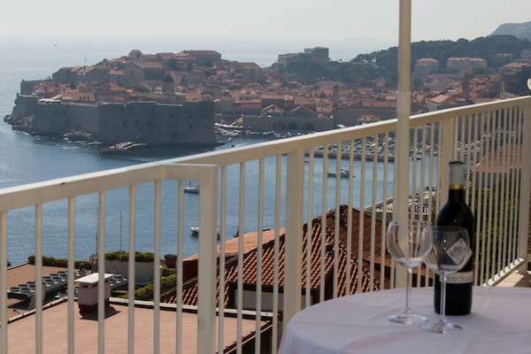 Apartments Sipa - Premium Two Bedroom Apartment With Balcony And Sea View (Apartman A) - Dubrovnik