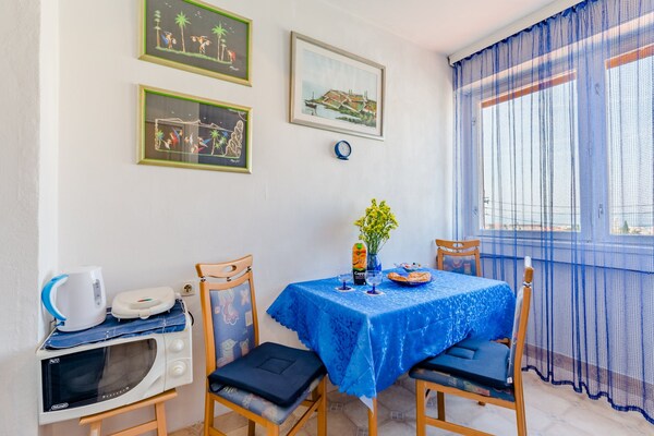 Licht studio-appartement met zeezicht in Split - thumbnail 5