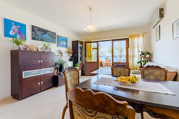 Aan het strand: Ruim appartement met zeezicht in Brela - thumbnail 2