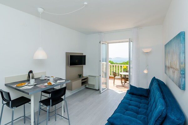Deluxe appartement met zeezicht en terras nabij strand Mlini - thumbnail 5