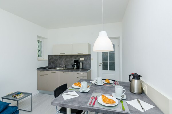 Deluxe appartement met zeezicht en terras nabij strand Mlini - thumbnail 6