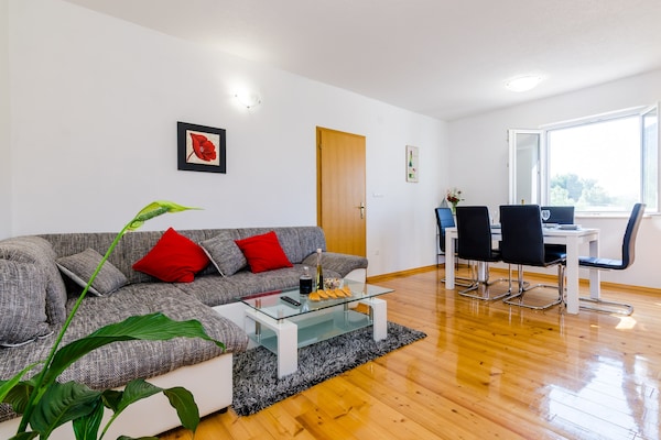 5-persoons appartement met zeezicht in Slano - thumbnail 2