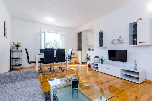 5-persoons appartement met zeezicht in Slano - thumbnail 3