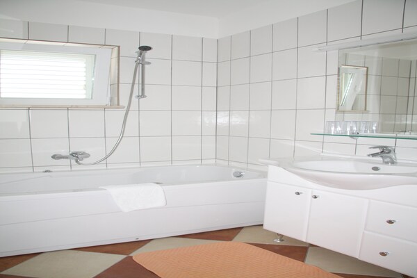 Appartement B met zeezicht en zwembad op 300m van strand in Cavtat - thumbnail 5