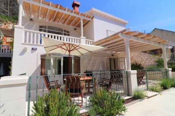 Appartement met zeezicht en terras in rustige Trstenik - thumbnail 6