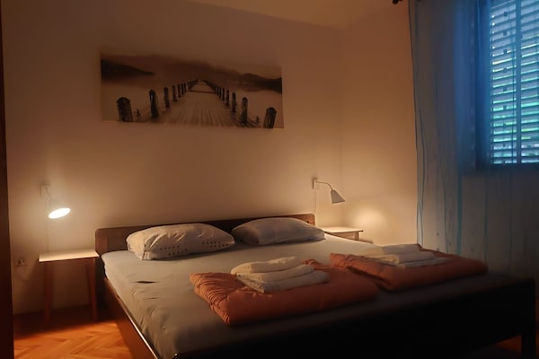 Rustgevend appartement met balkon in Molunat - thumbnail 2