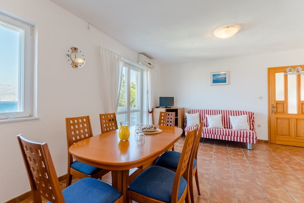 4-persoons appartement aan zee in Splitska met zeezicht - thumbnail 5