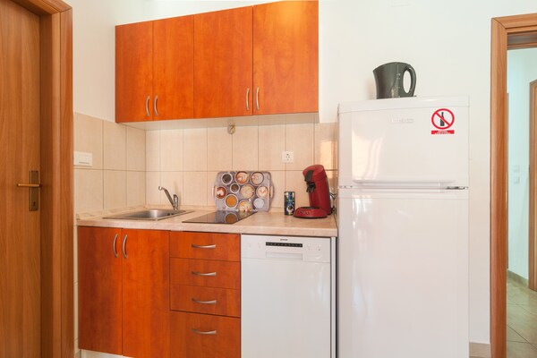 Appartement met zeezicht en balkon op 100 meter van het strand in Supetar - thumbnail 6