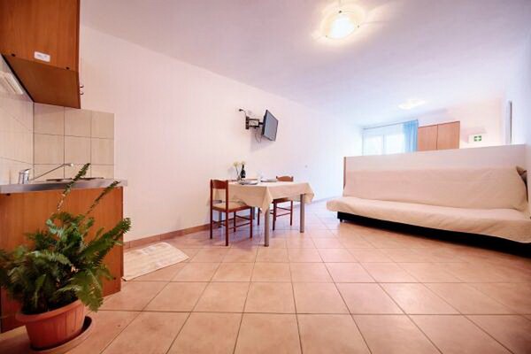 Comfortabel appartement met balkon en zeezicht in Pasadur, Lastovo - thumbnail 2