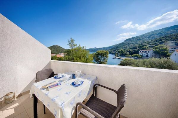 Comfortabel appartement met balkon en zeezicht in Pasadur, Lastovo - thumbnail 1