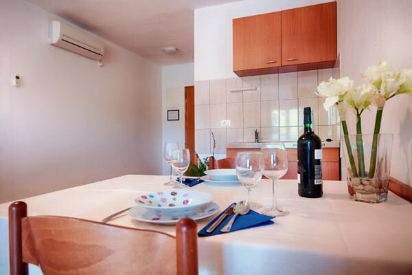 Comfortabel appartement met balkon en zeezicht in Pasadur, Lastovo - thumbnail 3
