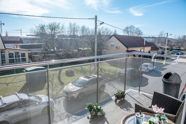 Licht appartement met balkon voor 4 personen in Zagreb - thumbnail 2