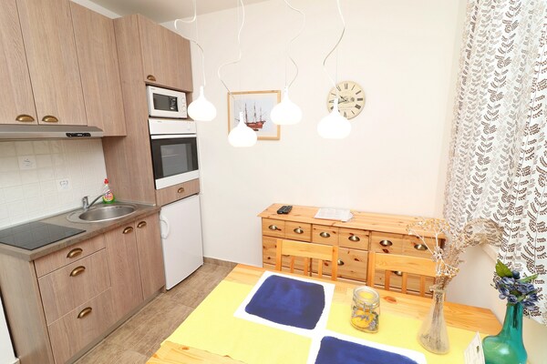 Knus appartement met balkon op 100m van zee in Orebić - thumbnail 3