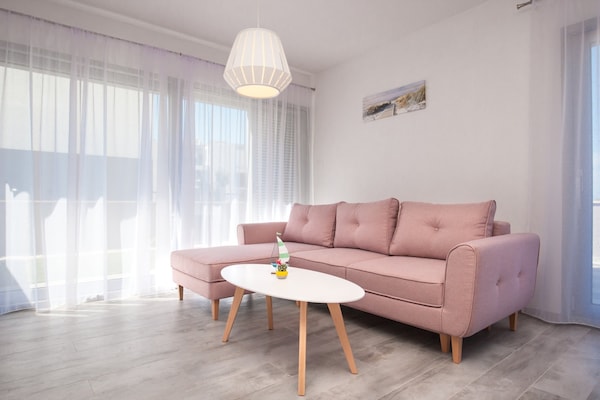 Op 400 m van het strand: Ruim appartement in Bol voor 4 personen - thumbnail 2
