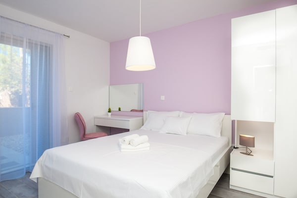 Op 400 m van het strand: Ruim appartement in Bol voor 4 personen - thumbnail 5