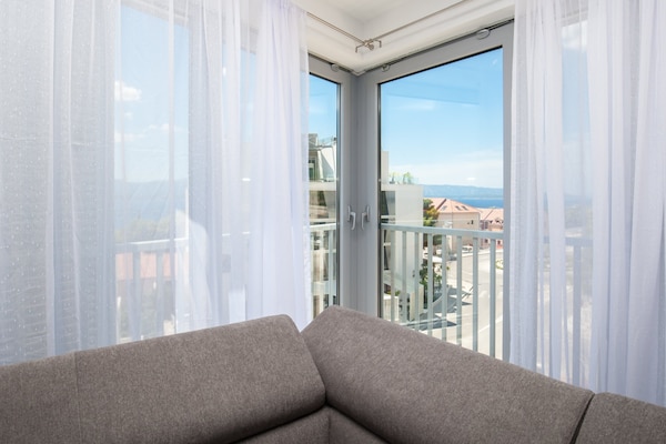 5-persoons appartement met zeezicht in Bol, vlakbij het strand - thumbnail 2