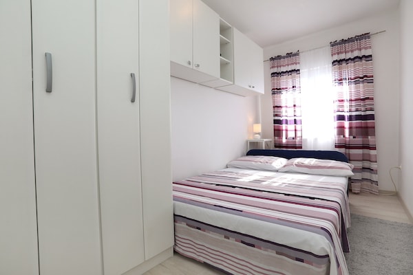 Appartement Meri: Strandappartement voor 6 op Drvenik Mali bij Trogir - thumbnail 4