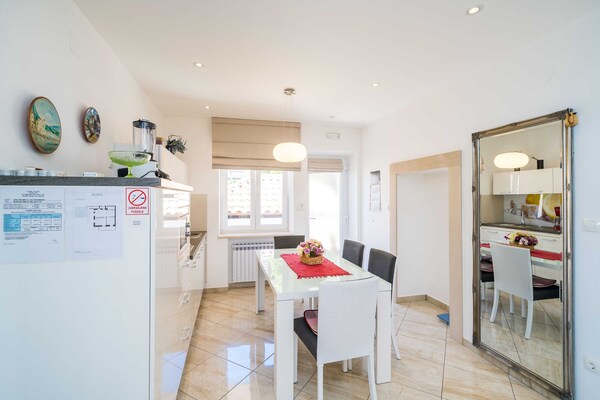 Appartement Villa Palma: 2 slaapkamers, terras en zeezicht in Mlini - thumbnail 5