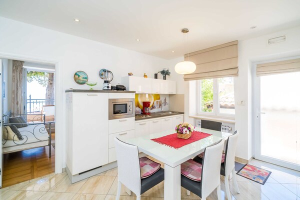Appartement Villa Palma: 2 slaapkamers, terras en zeezicht in Mlini - thumbnail 4