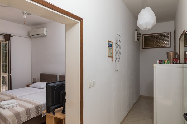 Knusse kamer met WiFi op Babin Kuk, 2 min van strand en boulevard - thumbnail 5