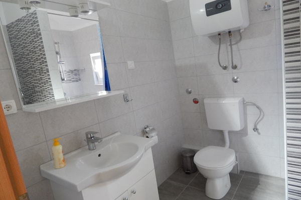 Appartement met zeezichtterras in Milna, vlakbij het strand - thumbnail 6