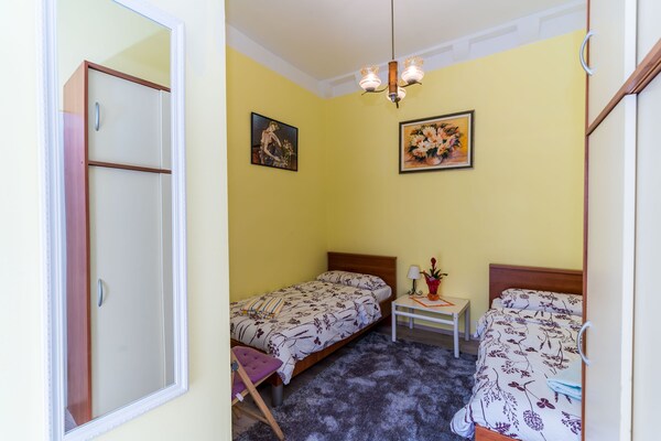 Twin Room Katja in de oude stad van Dubrovnik, vlak bij Stradun - thumbnail 5