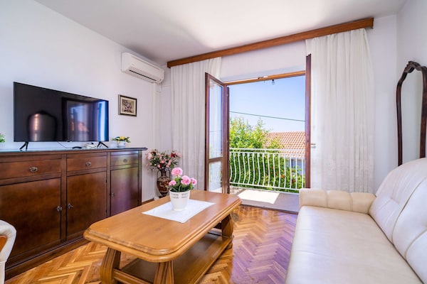 Apartments Stella - Three-Bedroom Apartment with Balcony and Terrace - thumbnail 4