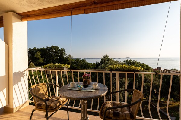 Double Room met balkon en zeezicht in Plat, vlakbij Dubrovnik - thumbnail 4