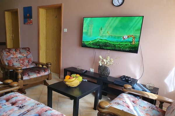 Ruime vier-slaapkamer villa met privézwembad en uitzicht bij Split - thumbnail 2