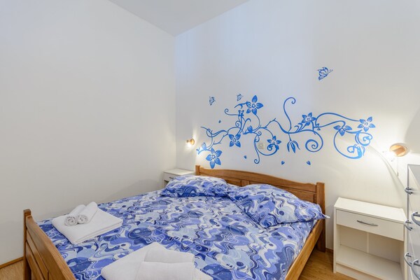 Appartement met zeezicht en terras op 100m van het strand in Dugi Rat - thumbnail 2