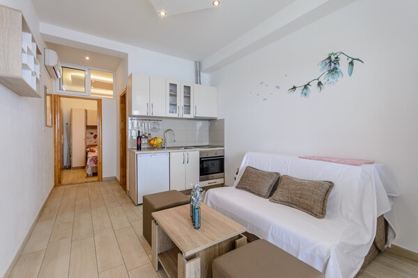Comfortabel appartement aan zee in Dugi Rat met terras en uitzicht - thumbnail 4