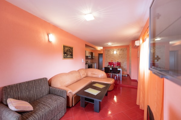 Aan het strand: Ruim appartement in Vinišće voor 4 personen - thumbnail 3