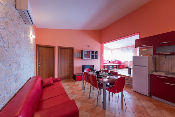 Comfortabel appartement met balkon op 200m van zee in Vinisce - thumbnail 2
